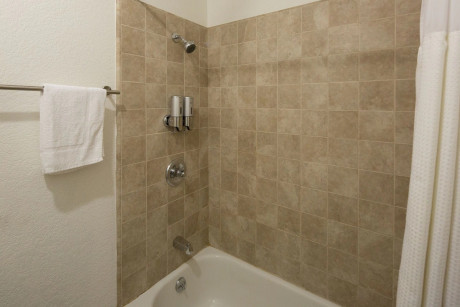 1 Queen Bed Private Bathroom